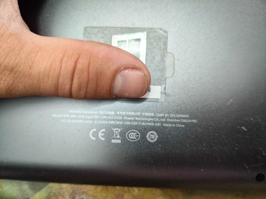 Dezmembrez laptop Huawei model MRC WX0 I5 a 8 a generatie