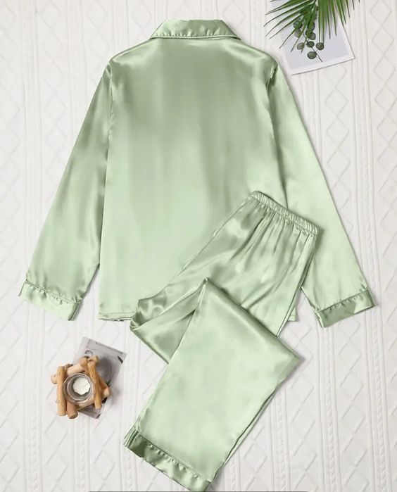 Pijama satin culoarea mint