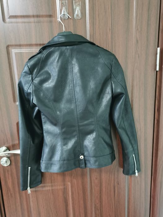 Чисто ново кожено яке