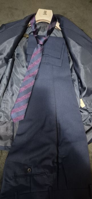 Costum bărbați Cavani 3 piese + cravată, nou, mărimea 40S / EU 50S