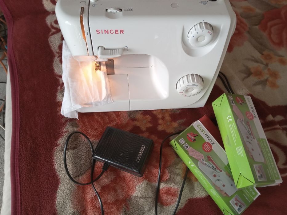 Masina de cusut Singer