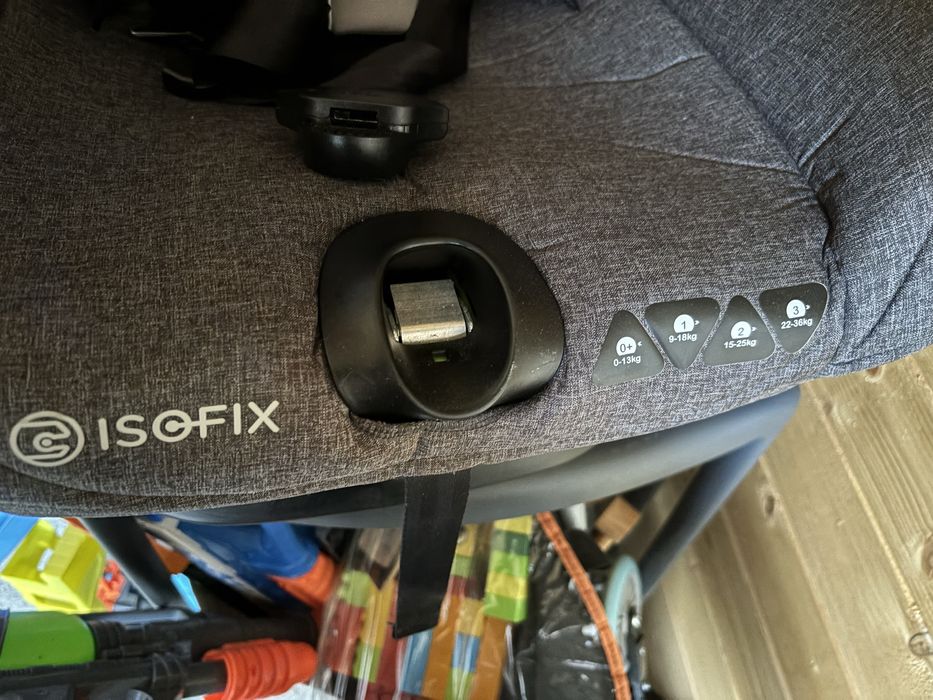 Scaun bebe cu isofix