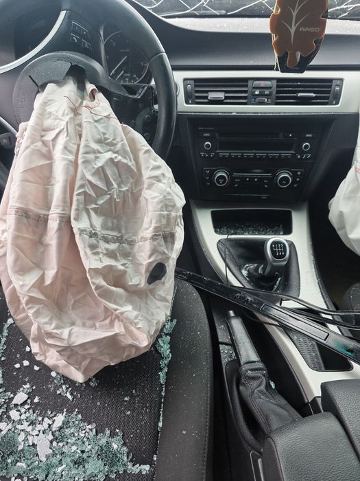 Dezmembrez bmw e90 face lift 2.0 n47 NU MAI ARE CATALIZATOR