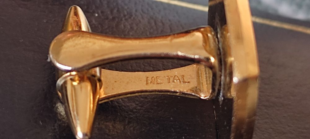 Butoni masonici vechi auriți  pentru cămașă