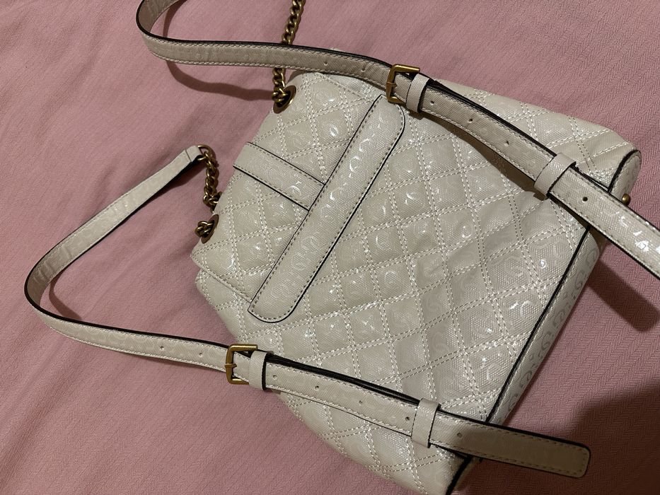 Раница Guess Gaia бежово