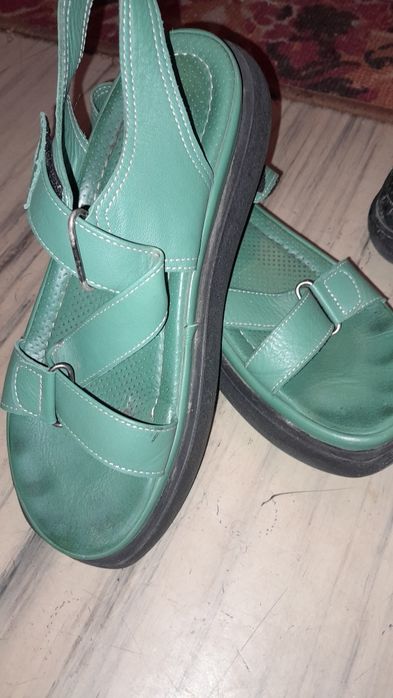 Продам женскую обувь