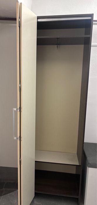 Продам два шкафа одинакового размера