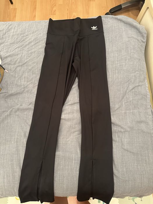 Pantaloni superbi Adidas noi nefolositi