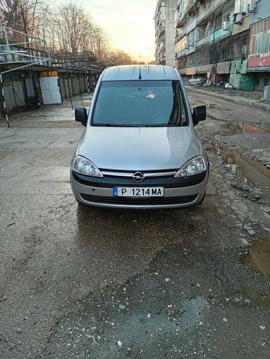 Opel combo 1.7 дизел с климатик и навигация