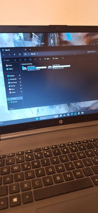 Laptop HP Q230   procesor Ryzen 5 Gaming