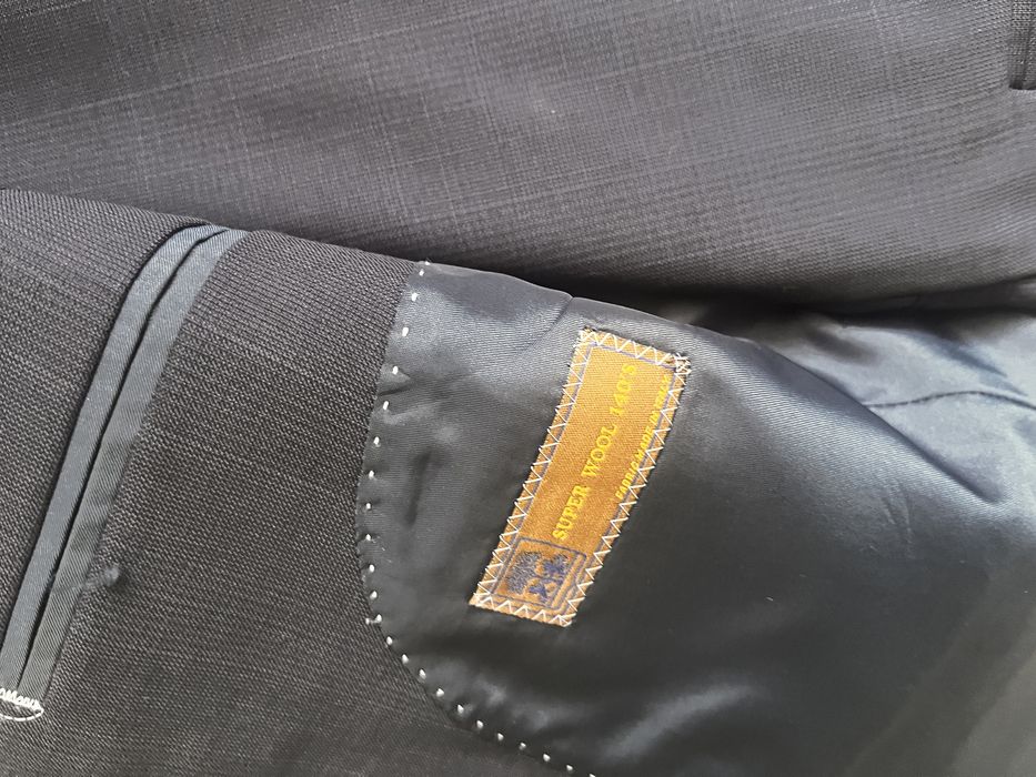 Костюм тройка