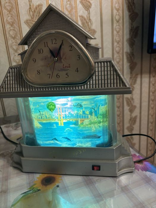 Продам часы /светильник ,хорошее состояние