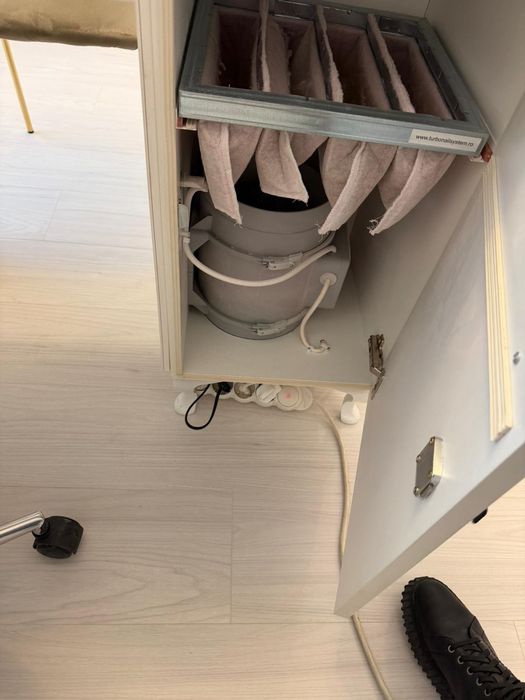 Vand masa de manichiura Turbo Nails System cu aspirator incorporat