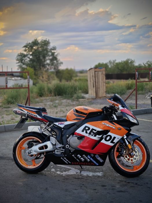 Honda CBR1000RR Fireblade (2005)