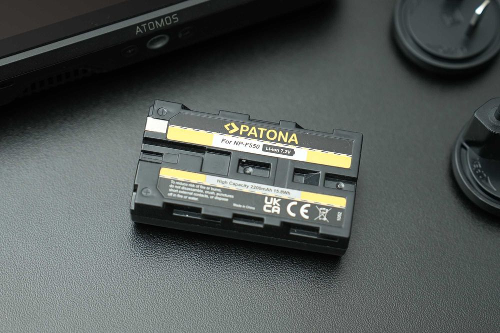 Monitor Atomos Shinobi 5"+ baterii NP-F750 + încărcător + SmallRig4487