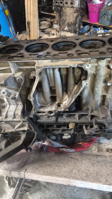 Vând bloc motor Volvo 2.0 euro 5