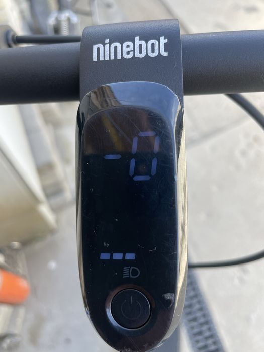 Vînd trotinetă ninebot