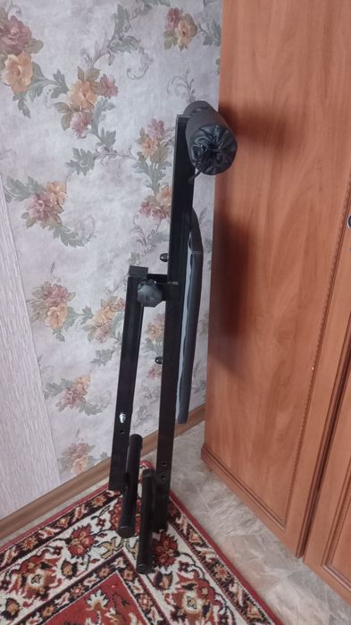 Домашний тренажёр для пресса и спины.