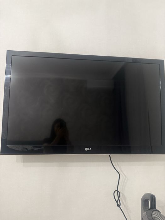 Продам жк телевизор