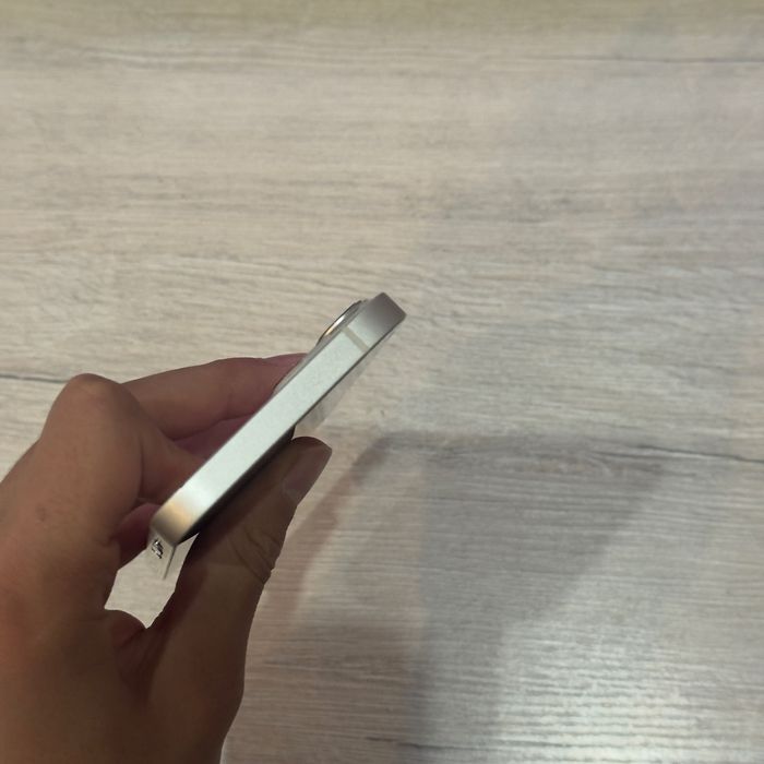 Iphone 13 ideal.