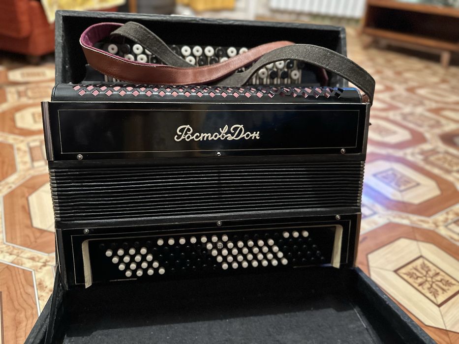 Продам баян срочно