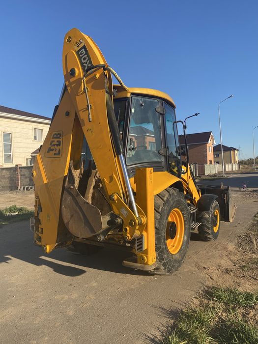Эксковатор-Погрузчик JCB Услуги 3/1