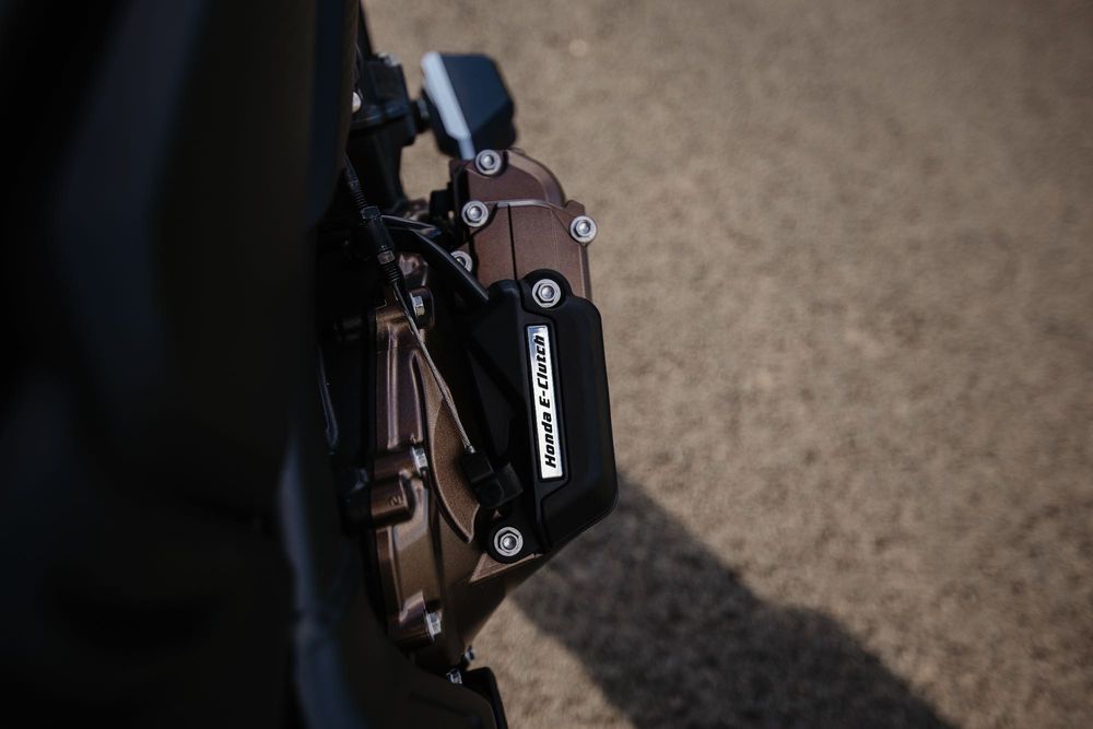 HONDA CB650R E-Clutch 2024