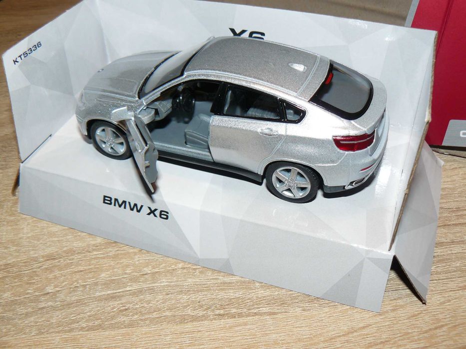 Macheta Auto De Colectie BMW X6 Scara 1:38,Noua, Produs De KINSMART