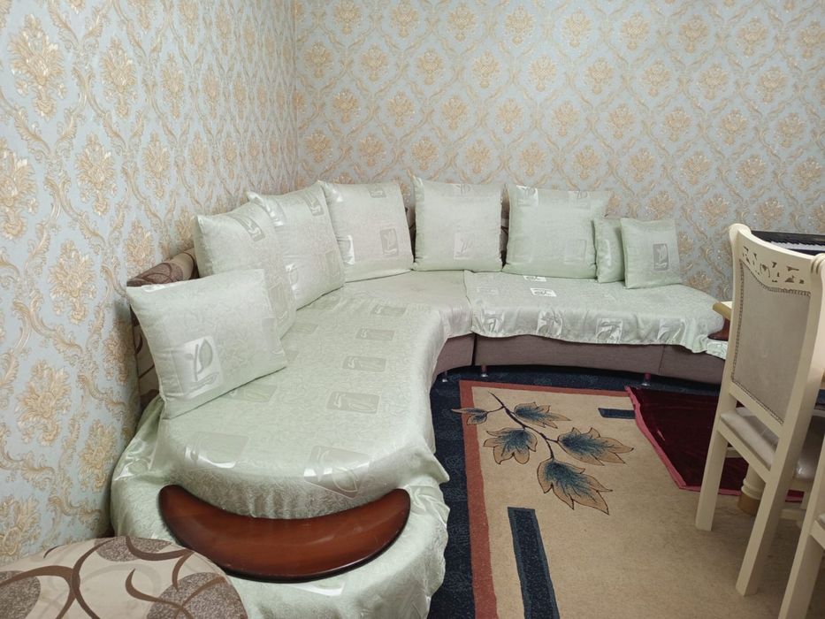 Диван в гостинную, угловой.