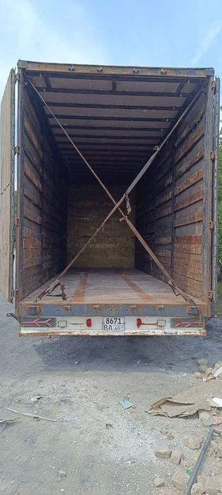 Mersedes actros  paravoz