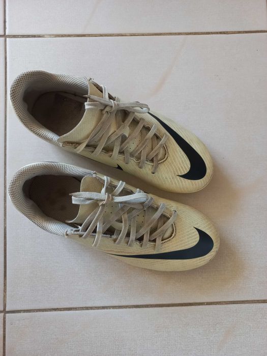 Футболни обувки NIKE