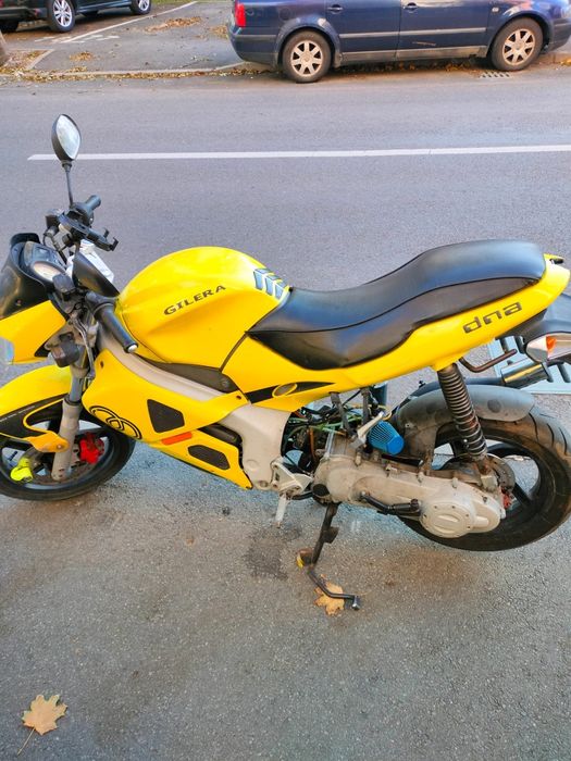 Vând sau schimba pe un smart.Gilera Dna 50 cc
