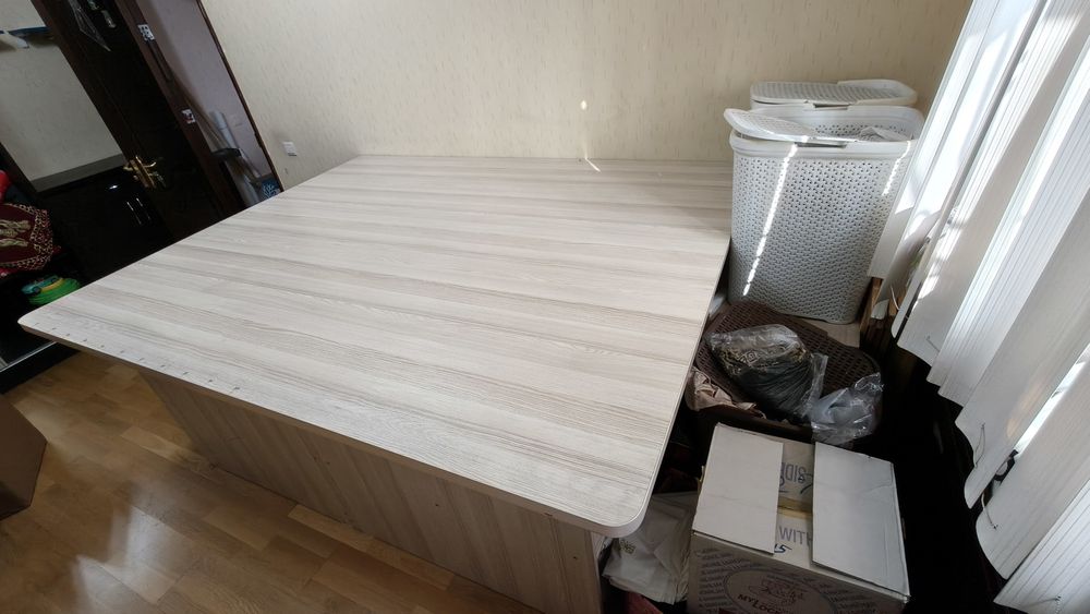 Продаётся кройный стол в отличном состоянии.