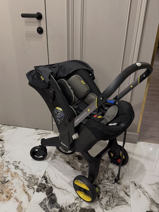 Продается автокресло Doona Simple Parenting