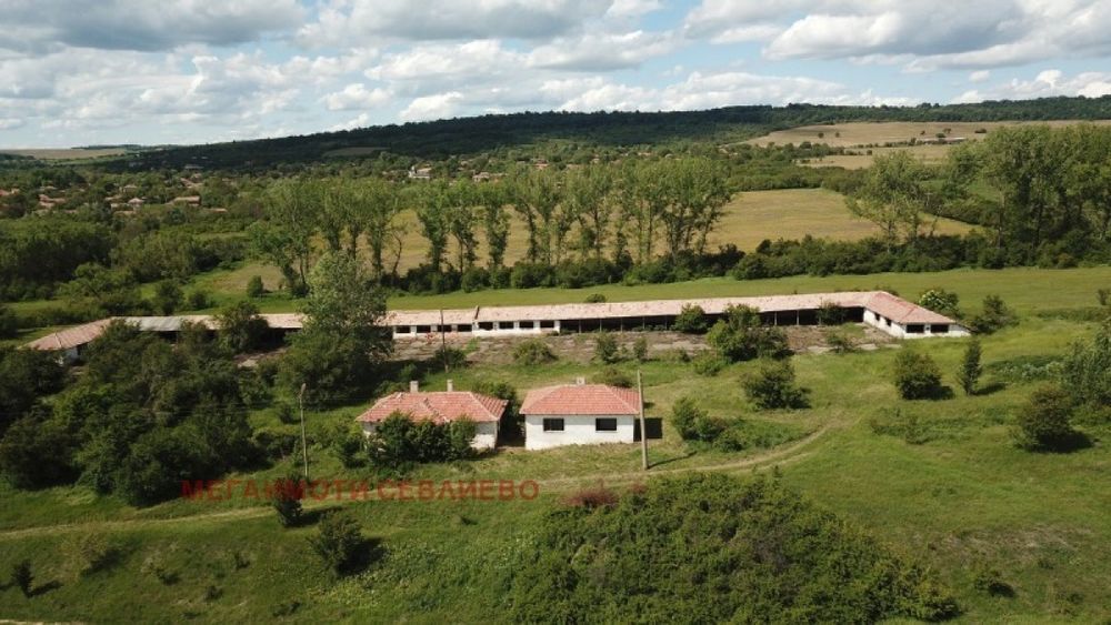 Продажба Къща гр. Севлиево - гр. Севлиево 1000m² и двор 1000m²