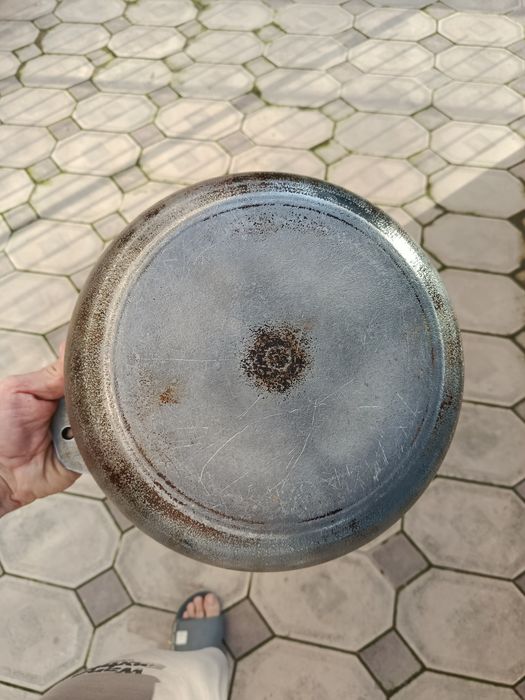 Казаны для приготовления пищи.