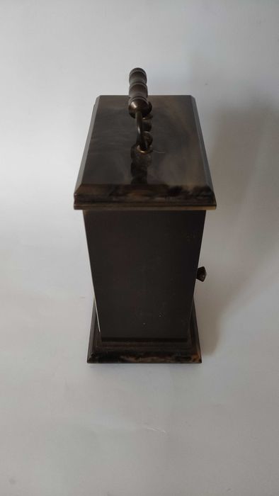 Английски масивен каминен часовник от месинг и изкуствен оникс