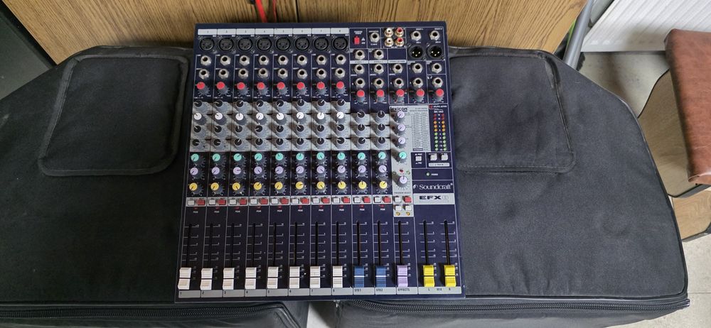 Boxe Rcf active  715-A+  Mixer