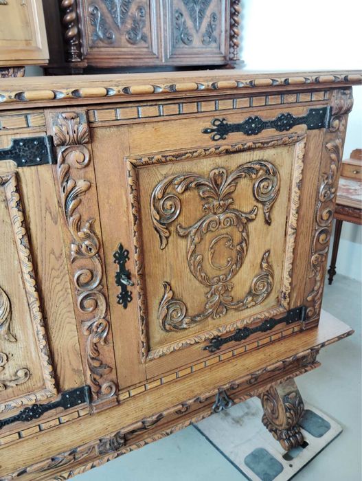Бюфет в ренесансов стил