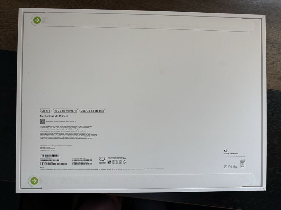 НОВ: Apple Macbook Air 15” M4 256 GB - запечатан