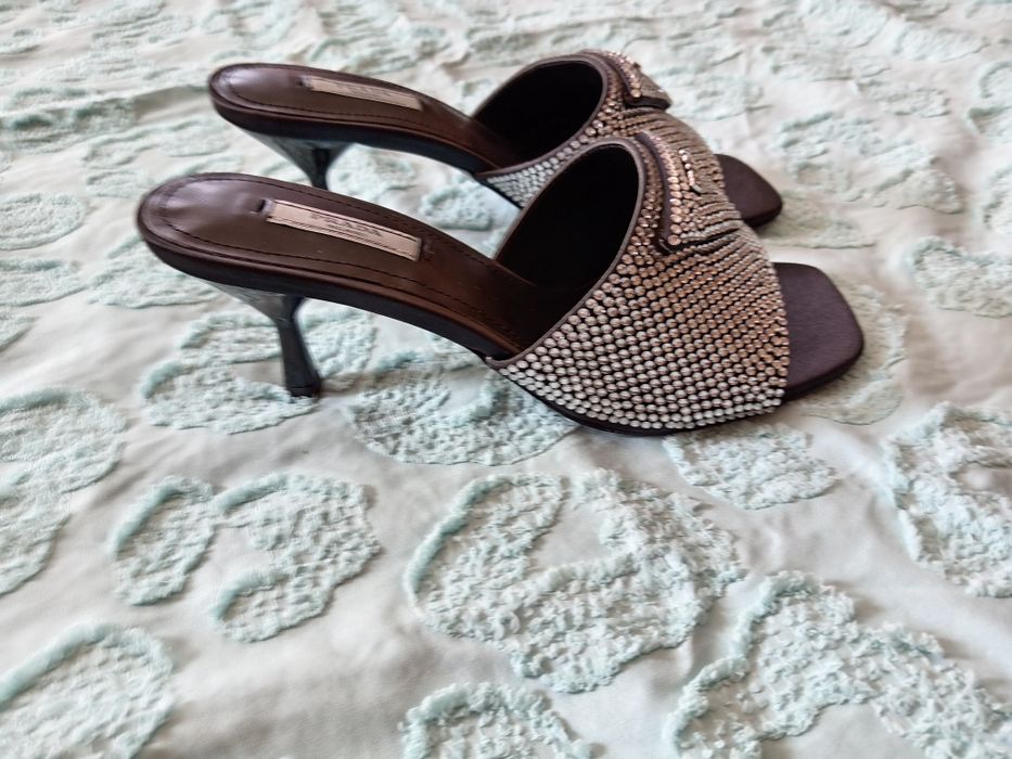 Prada сандали с камъни