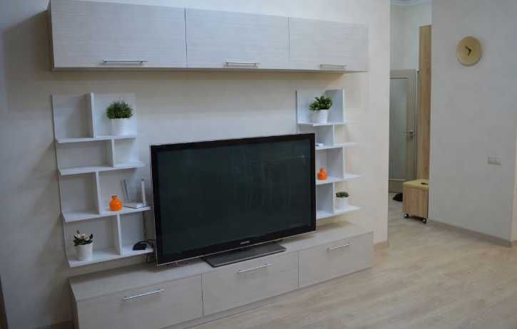 Дава се под наем Двустаен апартамент в Пловдив, Тракия - 60 кв.м за 290.7 € - Снимка #2