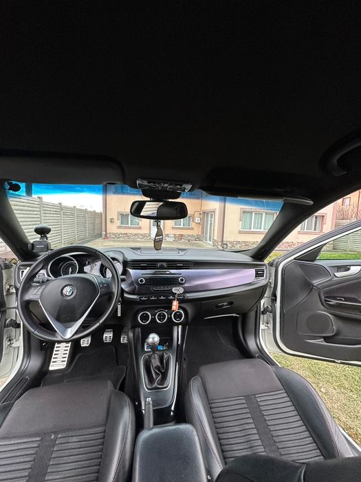 Vând Alfa Romeo Giulietta 2.0 170cp