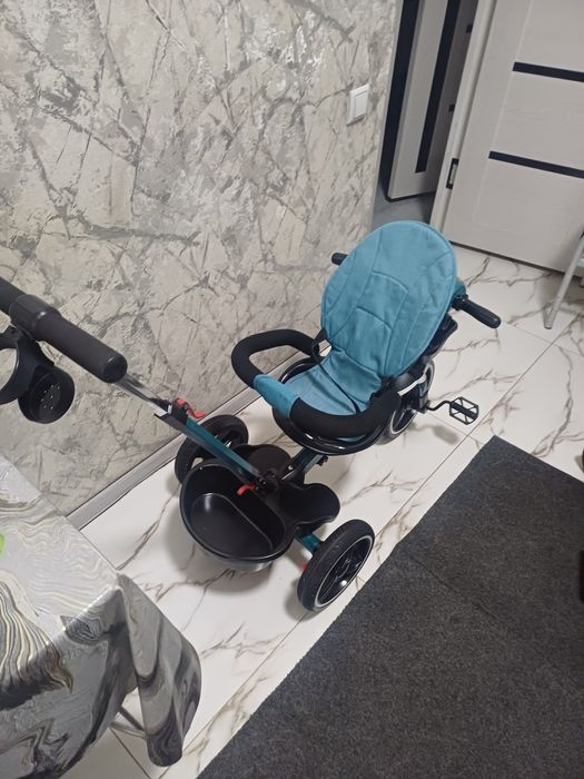 Продаётся фирменный велоколяска