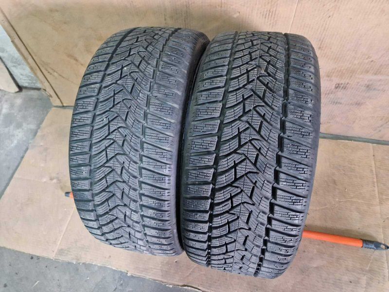 2 Dunlop R18 225/40/ 
зимни гуми DOT3820