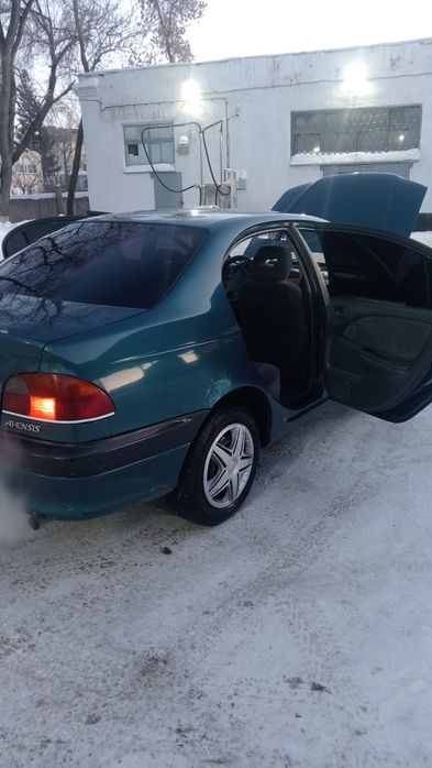 Продам Тойота Авенсис срочно