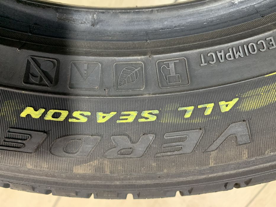 Set 235 55 17 all season