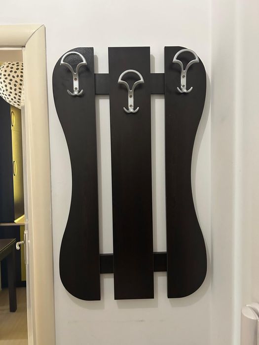 Комплект за обзавеждане спалня шкафчета скрин закачалка маса