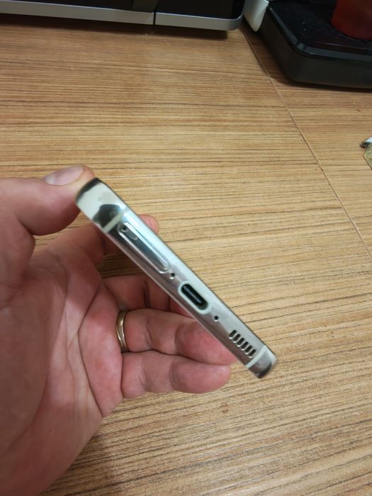 Vând Samsung S23 Cream-Gold La Cutie. 8 GB RAM, 256 GB