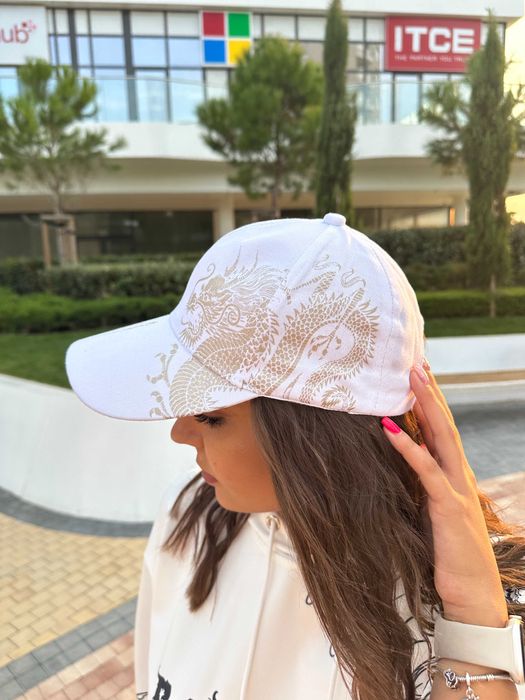 Шапка с дракон в различни цветове